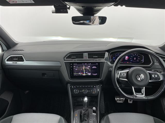 ティグアン ＴＤＩ　４モーション　Ｒライン　純正ナビ　全方位カメラ　ドライブレコーダー　ＥＴＣ　ヘッドアップディスプレイ　ハーフレザーシート　シートヒーター　衝突被害軽減システム　レーダークルーズコントロール　コーナーセンサー　オートＬＥＤ（42枚目）