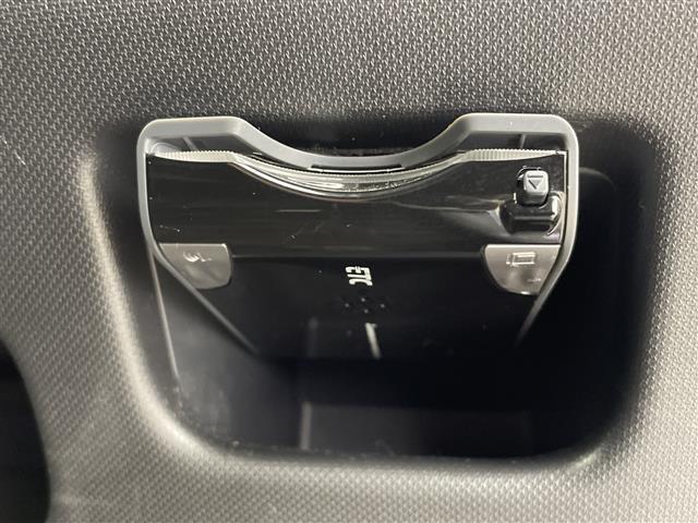 ステラ カスタムＲ　４ＷＤ　社外ナビ（ＡＶＩＣ－ＲＷ９００）（ＣＤ　ＤＶＤ　フルセグＴＶ　ｂｌｕｅｔｏｏｔｈ　ＭＳＶ（ＳＤ））　ＥＴＣ　スマートキー　プッシュスタート　オートライト　ＬＥＤ　フォグ　純正１４インチＡＷ（2枚目）