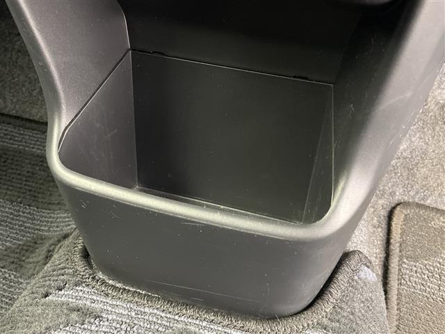 ステラ カスタムＲ　４ＷＤ　社外ナビ（ＡＶＩＣ－ＲＷ９００）（ＣＤ　ＤＶＤ　フルセグＴＶ　ｂｌｕｅｔｏｏｔｈ　ＭＳＶ（ＳＤ））　ＥＴＣ　スマートキー　プッシュスタート　オートライト　ＬＥＤ　フォグ　純正１４インチＡＷ（27枚目）