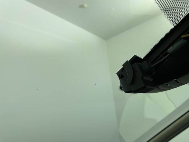 セレナ ハイウェイスター　ＶセレクションＩＩ　社外ナビ　オートパイロット　ＥＴＣ　ドライブレコーダー　ハンズフリーパワスラ　全方位カメラ　バックカメラ　前後コーナーセンサー　パーキングアシスト　サンシェード　アイドリングストップ　スマートキー（3枚目）