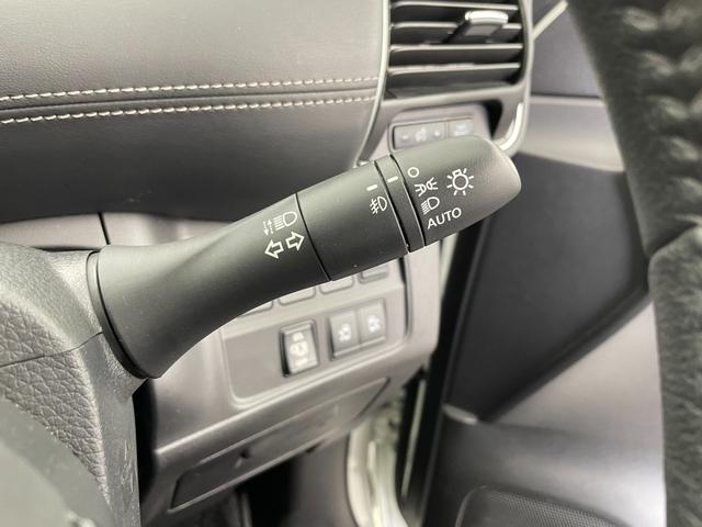 セレナ ハイウェイスター　ＶセレクションＩＩ　社外ナビ　オートパイロット　ＥＴＣ　ドライブレコーダー　ハンズフリーパワスラ　全方位カメラ　バックカメラ　前後コーナーセンサー　パーキングアシスト　サンシェード　アイドリングストップ　スマートキー（13枚目）