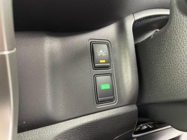 セレナ ハイウェイスター　ＶセレクションＩＩ　社外ナビ　オートパイロット　ＥＴＣ　ドライブレコーダー　ハンズフリーパワスラ　全方位カメラ　バックカメラ　前後コーナーセンサー　パーキングアシスト　サンシェード　アイドリングストップ　スマートキー（17枚目）