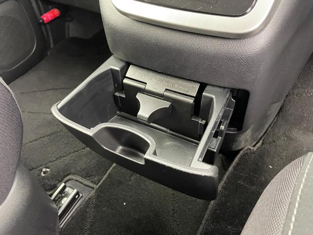 セレナ ハイウェイスター　ＶセレクションＩＩ　社外ナビ　オートパイロット　ＥＴＣ　ドライブレコーダー　ハンズフリーパワスラ　全方位カメラ　バックカメラ　前後コーナーセンサー　パーキングアシスト　サンシェード　アイドリングストップ　スマートキー（20枚目）