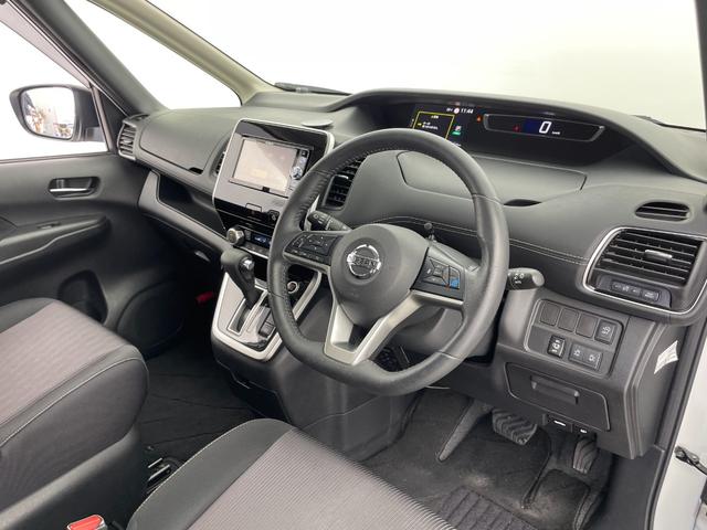 セレナ ハイウェイスター　ＶセレクションＩＩ　社外ナビ　オートパイロット　ＥＴＣ　ドライブレコーダー　ハンズフリーパワスラ　全方位カメラ　バックカメラ　前後コーナーセンサー　パーキングアシスト　サンシェード　アイドリングストップ　スマートキー（21枚目）