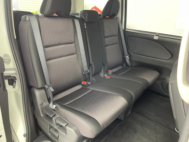 セレナ ハイウェイスター　ＶセレクションＩＩ　社外ナビ　オートパイロット　ＥＴＣ　ドライブレコーダー　ハンズフリーパワスラ　全方位カメラ　バックカメラ　前後コーナーセンサー　パーキングアシスト　サンシェード　アイドリングストップ　スマートキー（29枚目）