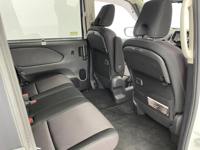 セレナ ハイウェイスター　ＶセレクションＩＩ　社外ナビ　オートパイロット　ＥＴＣ　ドライブレコーダー　ハンズフリーパワスラ　全方位カメラ　バックカメラ　前後コーナーセンサー　パーキングアシスト　サンシェード　アイドリングストップ　スマートキー（30枚目）