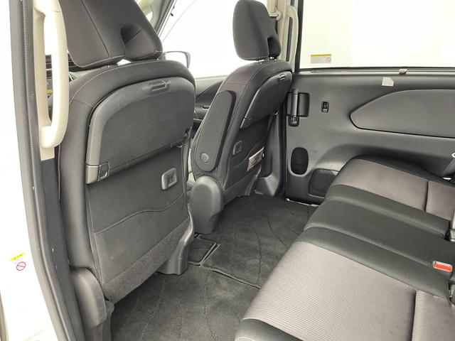 セレナ ハイウェイスター　ＶセレクションＩＩ　社外ナビ　オートパイロット　ＥＴＣ　ドライブレコーダー　ハンズフリーパワスラ　全方位カメラ　バックカメラ　前後コーナーセンサー　パーキングアシスト　サンシェード　アイドリングストップ　スマートキー（32枚目）