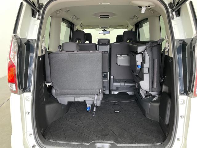 セレナ ハイウェイスター　ＶセレクションＩＩ　社外ナビ　オートパイロット　ＥＴＣ　ドライブレコーダー　ハンズフリーパワスラ　全方位カメラ　バックカメラ　前後コーナーセンサー　パーキングアシスト　サンシェード　アイドリングストップ　スマートキー（37枚目）