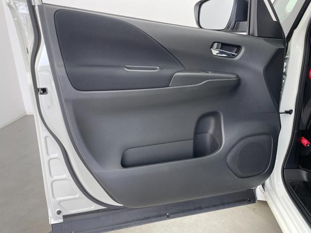 セレナ ハイウェイスター　ＶセレクションＩＩ　社外ナビ　オートパイロット　ＥＴＣ　ドライブレコーダー　ハンズフリーパワスラ　全方位カメラ　バックカメラ　前後コーナーセンサー　パーキングアシスト　サンシェード　アイドリングストップ　スマートキー（41枚目）