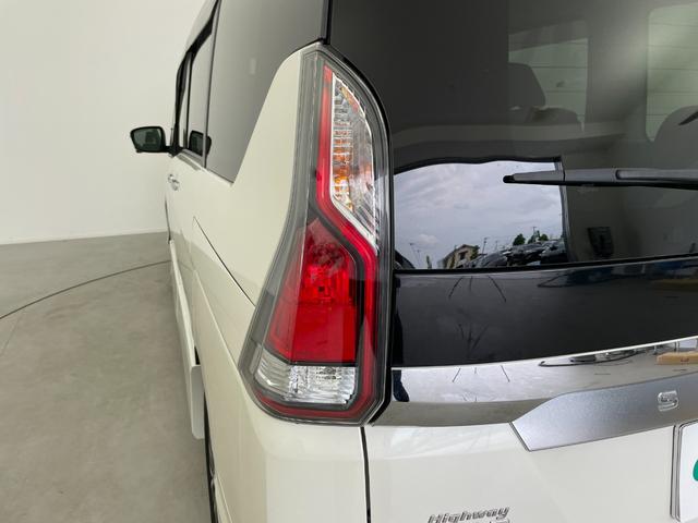 セレナ ハイウェイスター　ＶセレクションＩＩ　社外ナビ　オートパイロット　ＥＴＣ　ドライブレコーダー　ハンズフリーパワスラ　全方位カメラ　バックカメラ　前後コーナーセンサー　パーキングアシスト　サンシェード　アイドリングストップ　スマートキー（53枚目）