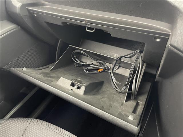 プレマシー ２０Ｓ－スカイアクティブ　社外ナビ　両側パワースライドドア　スマートキー　ＭＴモード付ＡＴ　ビルトインＥＴＣ　純正１５インチアルミホイール　オートライト　Ｂｌｕｅｔｏｏｔｈ　地デジＴＶ　ＤＶＤ再生　キセノンライト（22枚目）