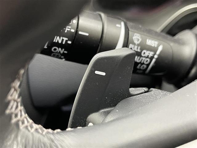 シビック ハッチバック　ホンダセンシング　純正ナビ　バックカメラ　ビルトインＥＴＣ　アダプティブクルーズコントロール　シートヒーター　ＨＤＭＩ　スマートキー　純正アルミホイール　オートライト　ＬＥＤライト　地デジフルセグ（9枚目）
