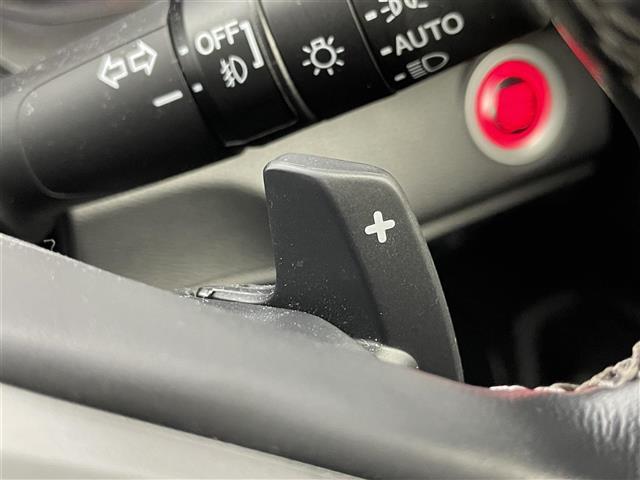 シビック ハッチバック　ホンダセンシング　純正ナビ　バックカメラ　ビルトインＥＴＣ　アダプティブクルーズコントロール　シートヒーター　ＨＤＭＩ　スマートキー　純正アルミホイール　オートライト　ＬＥＤライト　地デジフルセグ（12枚目）