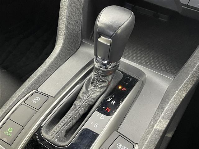 シビック ハッチバック　ホンダセンシング　純正ナビ　バックカメラ　ビルトインＥＴＣ　アダプティブクルーズコントロール　シートヒーター　ＨＤＭＩ　スマートキー　純正アルミホイール　オートライト　ＬＥＤライト　地デジフルセグ（24枚目）