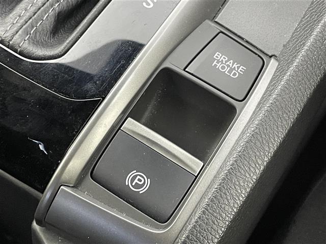 シビック ハッチバック　ホンダセンシング　純正ナビ　バックカメラ　ビルトインＥＴＣ　アダプティブクルーズコントロール　シートヒーター　ＨＤＭＩ　スマートキー　純正アルミホイール　オートライト　ＬＥＤライト　地デジフルセグ（26枚目）