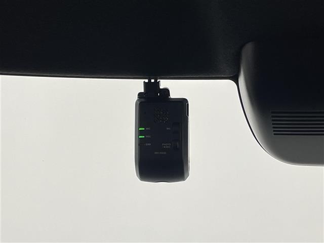 Ｎ－ＢＯＸカスタム ベースグレード　純正９インチナビ　マルチビューカメラ　ＥＴＣ　ドライブレコーダー　アダプティブクルーズコントロール　両側パワースライドドア　シートヒーター　純正アルミホイール　オートハイビーム　ＬＥＤライト　地デジ（14枚目）