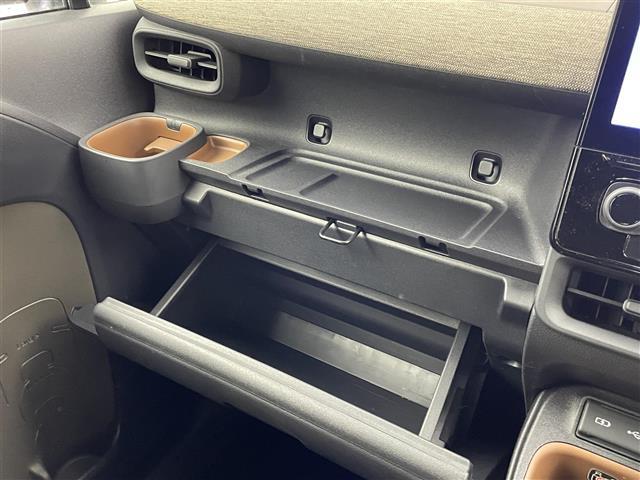 シエンタ Z 純正10.5ディスプレイオーディオ パノラミックビューモニター BSM ビルトインETC2.0 ドライブレコーダー セーフティセンス シートヒーター ステアリングヒーター LEDヘッドライト 地デジ(28枚目)