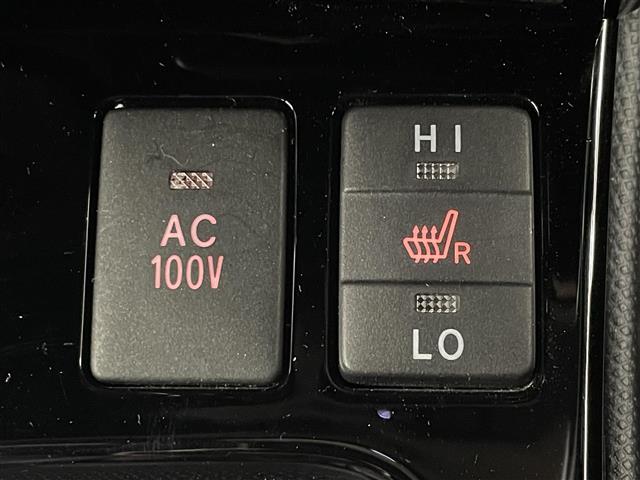 エスクァイア ハイブリッドＧｉ　社外９インチナビ　フリップダウンモニター　バックカメラ　ＥＴＣ　前後ドライブレコーダー　セーフティセンス　クルーズコントロール　シートヒーター　ＡＣ１００Ｖ　オートハイビーム　ＬＥＤヘッドライト　ＴＶ（10枚目）