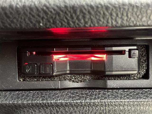 エスクァイア ハイブリッドＧｉ　社外９インチナビ　フリップダウンモニター　バックカメラ　ＥＴＣ　前後ドライブレコーダー　セーフティセンス　クルーズコントロール　シートヒーター　ＡＣ１００Ｖ　オートハイビーム　ＬＥＤヘッドライト　ＴＶ（15枚目）