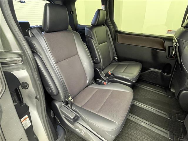 エスクァイア ハイブリッドＧｉ　社外９インチナビ　フリップダウンモニター　バックカメラ　ＥＴＣ　前後ドライブレコーダー　セーフティセンス　クルーズコントロール　シートヒーター　ＡＣ１００Ｖ　オートハイビーム　ＬＥＤヘッドライト　ＴＶ（20枚目）