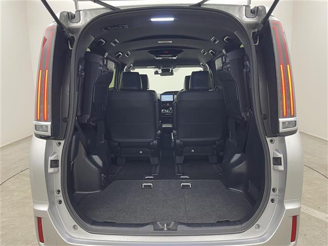 エスクァイア ハイブリッドＧｉ　社外９インチナビ　フリップダウンモニター　バックカメラ　ＥＴＣ　前後ドライブレコーダー　セーフティセンス　クルーズコントロール　シートヒーター　ＡＣ１００Ｖ　オートハイビーム　ＬＥＤヘッドライト　ＴＶ（23枚目）