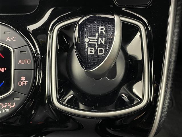 エスクァイア ハイブリッドＧｉ　社外９インチナビ　フリップダウンモニター　バックカメラ　ＥＴＣ　前後ドライブレコーダー　セーフティセンス　クルーズコントロール　シートヒーター　ＡＣ１００Ｖ　オートハイビーム　ＬＥＤヘッドライト　ＴＶ（27枚目）