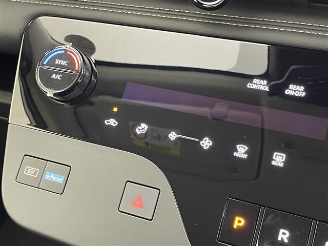 セレナ e-パワー ハイウェイスターV 登録済未使用車 プロパイロット 12.3インチディスプレイオーディオ アラウンドビュー BSI ビルトインETC2.0 前後ドラレコ レーダークルーズ インテリジェントルームミラー ワイヤレス充電(12枚目)