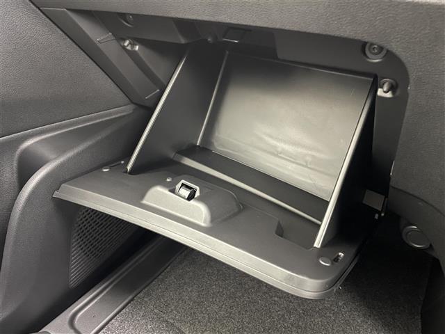 セレナ e-パワー ハイウェイスターV 登録済未使用車 プロパイロット 12.3インチディスプレイオーディオ アラウンドビュー BSI ビルトインETC2.0 前後ドラレコ レーダークルーズ インテリジェントルームミラー ワイヤレス充電(22枚目)