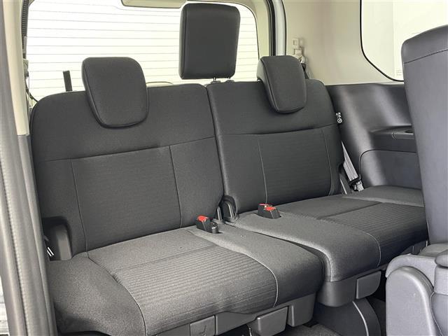 セレナ e-パワー ハイウェイスターV 登録済未使用車 プロパイロット 12.3インチディスプレイオーディオ アラウンドビュー BSI ビルトインETC2.0 前後ドラレコ レーダークルーズ インテリジェントルームミラー ワイヤレス充電(29枚目)