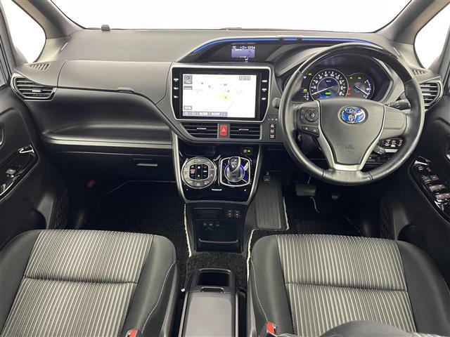 ヴォクシー ハイブリッドＺＳ　煌ＩＩ　モデリスタエアロ　純正１０インチナビ　フリップダウンモニター　バックカメラ　セーフティセンス　クルーズコントロール　ドライブレコーダービルトインＥＴＣ２．０　シートヒーター　オートライト　ＬＥＤ　ＴＶ（2枚目）