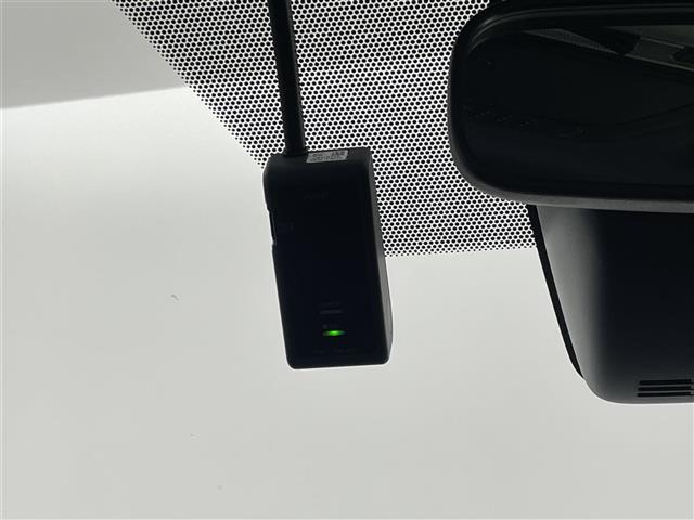 ヴォクシー ハイブリッドＺＳ　煌ＩＩ　モデリスタエアロ　純正１０インチナビ　フリップダウンモニター　バックカメラ　セーフティセンス　クルーズコントロール　ドライブレコーダービルトインＥＴＣ２．０　シートヒーター　オートライト　ＬＥＤ　ＴＶ（8枚目）