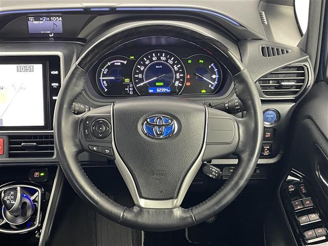 ヴォクシー ハイブリッドＺＳ　煌ＩＩ　モデリスタエアロ　純正１０インチナビ　フリップダウンモニター　バックカメラ　セーフティセンス　クルーズコントロール　ドライブレコーダービルトインＥＴＣ２．０　シートヒーター　オートライト　ＬＥＤ　ＴＶ（10枚目）