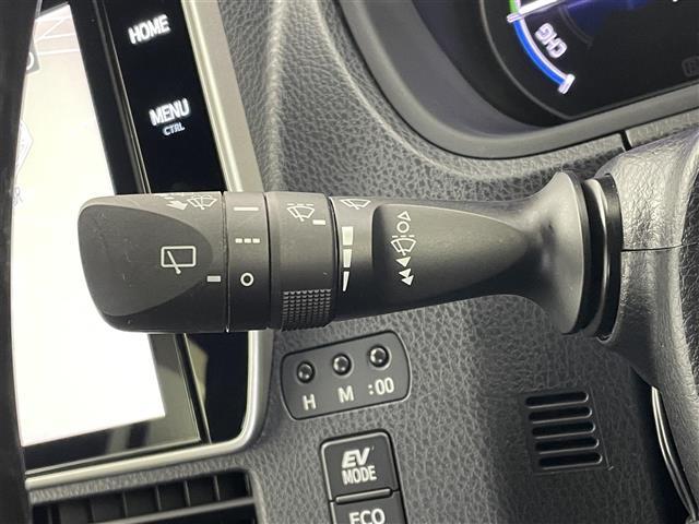 ヴォクシー ハイブリッドＺＳ　煌ＩＩ　モデリスタエアロ　純正１０インチナビ　フリップダウンモニター　バックカメラ　セーフティセンス　クルーズコントロール　ドライブレコーダービルトインＥＴＣ２．０　シートヒーター　オートライト　ＬＥＤ　ＴＶ（12枚目）