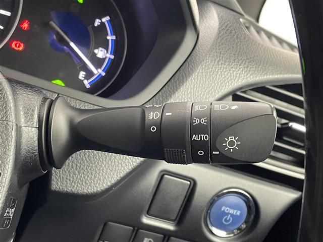 ヴォクシー ハイブリッドＺＳ　煌ＩＩ　モデリスタエアロ　純正１０インチナビ　フリップダウンモニター　バックカメラ　セーフティセンス　クルーズコントロール　ドライブレコーダービルトインＥＴＣ２．０　シートヒーター　オートライト　ＬＥＤ　ＴＶ（15枚目）