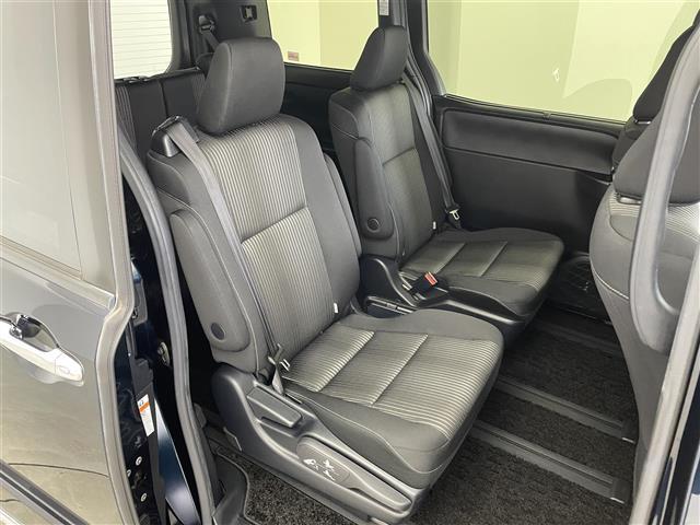 ヴォクシー ハイブリッドＺＳ　煌ＩＩ　モデリスタエアロ　純正１０インチナビ　フリップダウンモニター　バックカメラ　セーフティセンス　クルーズコントロール　ドライブレコーダービルトインＥＴＣ２．０　シートヒーター　オートライト　ＬＥＤ　ＴＶ（21枚目）