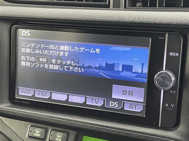 アクア G 純正ナビ バックカメラ 衝突軽減ブレーキ ETC シートヒーター 社外アルミホイール 純正フロアマット スマートキー ステアリングスイッチ プッシュスタート スマートキー オートライト 地デジフルセグ(5枚目)
