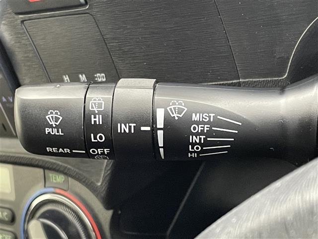 アクア G 純正ナビ バックカメラ 衝突軽減ブレーキ ETC シートヒーター 社外アルミホイール 純正フロアマット スマートキー ステアリングスイッチ プッシュスタート スマートキー オートライト 地デジフルセグ(8枚目)