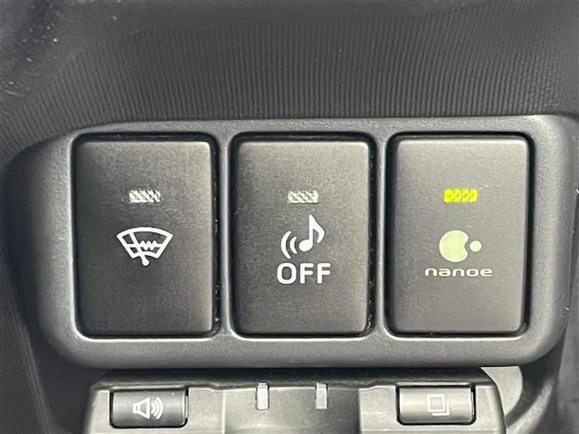 アクア G 純正ナビ バックカメラ 衝突軽減ブレーキ ETC シートヒーター 社外アルミホイール 純正フロアマット スマートキー ステアリングスイッチ プッシュスタート スマートキー オートライト 地デジフルセグ(16枚目)