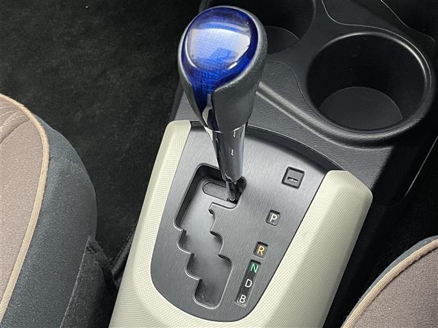 アクア G 純正ナビ バックカメラ 衝突軽減ブレーキ ETC シートヒーター 社外アルミホイール 純正フロアマット スマートキー ステアリングスイッチ プッシュスタート スマートキー オートライト 地デジフルセグ(23枚目)