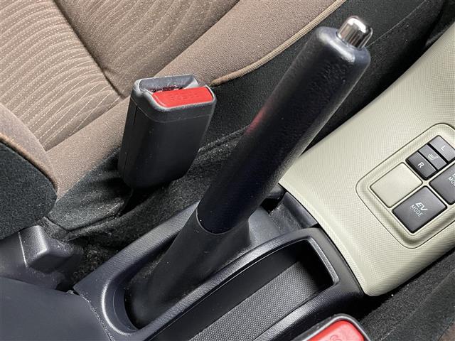 アクア G 純正ナビ バックカメラ 衝突軽減ブレーキ ETC シートヒーター 社外アルミホイール 純正フロアマット スマートキー ステアリングスイッチ プッシュスタート スマートキー オートライト 地デジフルセグ(24枚目)