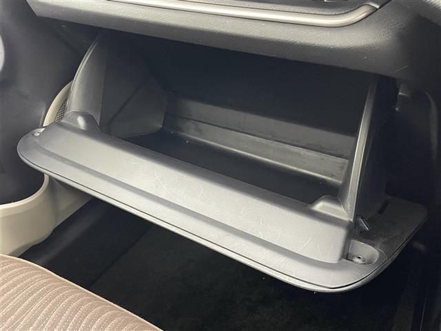 アクア G 純正ナビ バックカメラ 衝突軽減ブレーキ ETC シートヒーター 社外アルミホイール 純正フロアマット スマートキー ステアリングスイッチ プッシュスタート スマートキー オートライト 地デジフルセグ(26枚目)