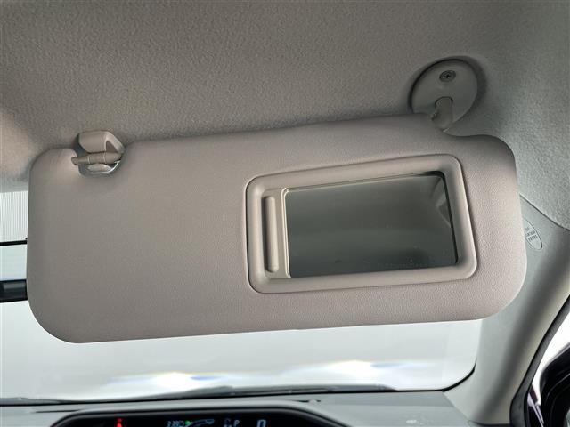 アクア G 純正ナビ バックカメラ 衝突軽減ブレーキ ETC シートヒーター 社外アルミホイール 純正フロアマット スマートキー ステアリングスイッチ プッシュスタート スマートキー オートライト 地デジフルセグ(29枚目)