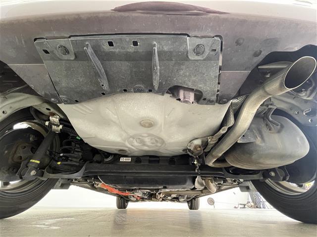 アクア G 純正ナビ バックカメラ 衝突軽減ブレーキ ETC シートヒーター 社外アルミホイール 純正フロアマット スマートキー ステアリングスイッチ プッシュスタート スマートキー オートライト 地デジフルセグ(35枚目)