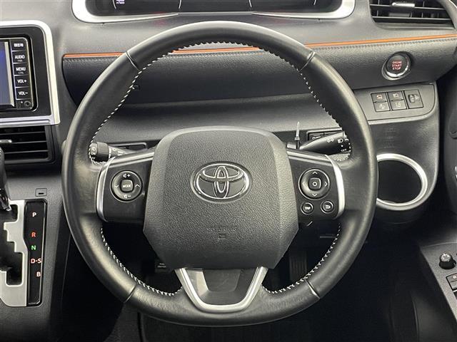 シエンタ ファンベースＧ　純正ナビ　パノラミックビューモニター　ビルトインＥＴＣ　ドライブレコーダー　セーフティセンス　両側パワースライドドア　ステアリングスイッチ　スマートキー　オートハイビーム　ＬＥＤヘッドライト　地デジ（7枚目）