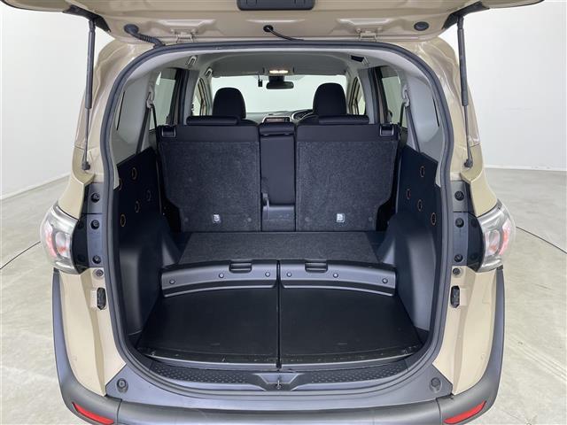 シエンタ ファンベースＧ　純正ナビ　パノラミックビューモニター　ビルトインＥＴＣ　ドライブレコーダー　セーフティセンス　両側パワースライドドア　ステアリングスイッチ　スマートキー　オートハイビーム　ＬＥＤヘッドライト　地デジ（19枚目）