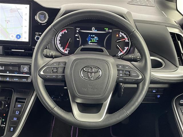 ノア Ｓ－Ｚ　純正１０．５インチディスプレイオーディオ　フリップダウンモニター　バックカメラ　ＢＳＭ　ＤＶＤ再生　三眼ＬＥＤ　セーフティセンス　ビルトインＥＴＣ２．０　前後ドラレコ　ＨＤＭＩ　シートヒーター　地デジ（11枚目）