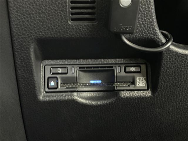 ノア Ｓ－Ｚ　純正１０．５インチディスプレイオーディオ　フリップダウンモニター　バックカメラ　ＢＳＭ　ＤＶＤ再生　三眼ＬＥＤ　セーフティセンス　ビルトインＥＴＣ２．０　前後ドラレコ　ＨＤＭＩ　シートヒーター　地デジ（17枚目）