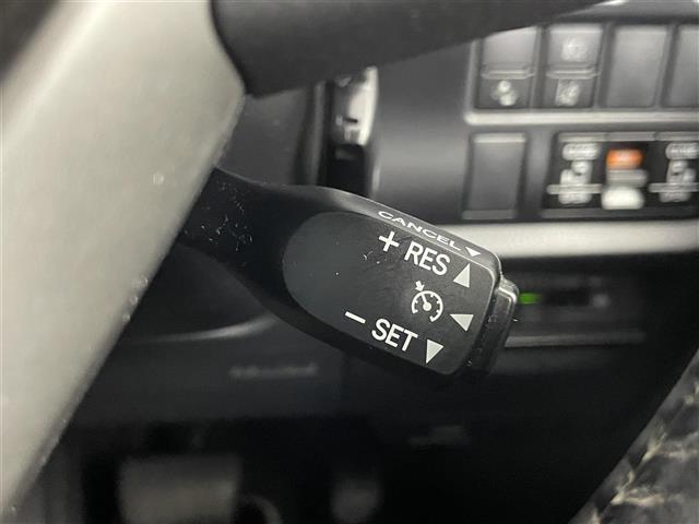 ノア Ｓｉ　ダブルバイビーＩＩ　純正１０インチナビ　バックカメラ　ビルトインＥＴＣ　前後ドライブレコーダー　セーフティセンス　クルーズコントロール　純正アルミホイール　スマートキー　オートハイビーム　ＬＥＤヘッドライト　地デジＴＶ（13枚目）