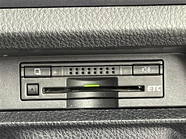 ヴォクシー ZS 純正10インチナビ フリップダウンモニター バックカメラ ビルトインETC 前後ドライブレコーダー セーフティセンス スマートキー 純正アルミホイール オートライト HIDライト 地デジフルセグ(14枚目)