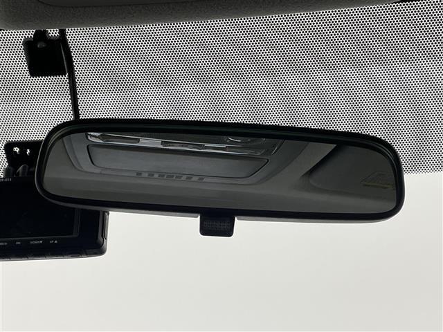 ヴォクシー ZS 純正10インチナビ フリップダウンモニター バックカメラ ビルトインETC 前後ドライブレコーダー セーフティセンス スマートキー 純正アルミホイール オートライト HIDライト 地デジフルセグ(26枚目)